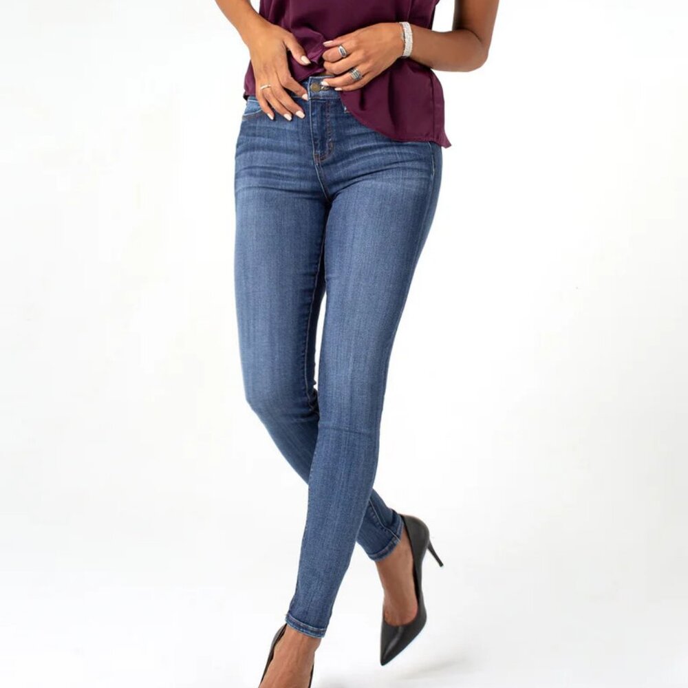 NWT Liverpool Abby Skinny High-Performance Eco Denim In Victory